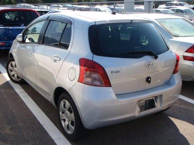 2005 Toyota Vitz