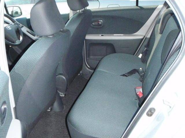 2005 Toyota Vitz