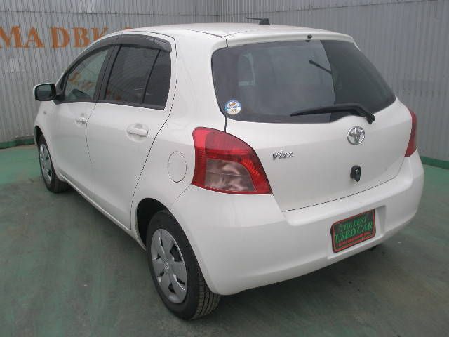 2005 Toyota Vitz