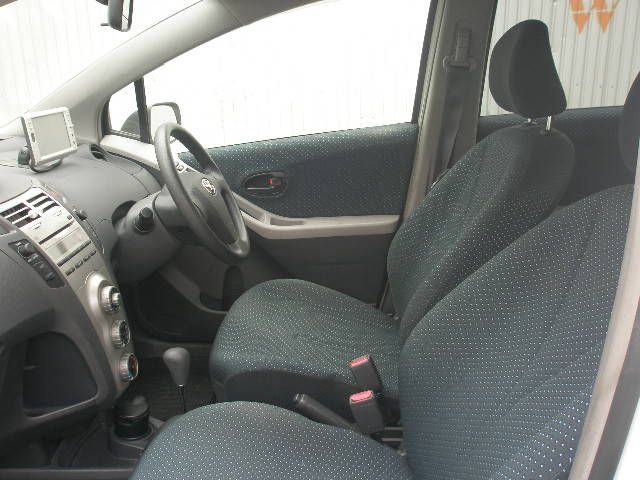 2005 Toyota Vitz