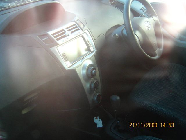 2005 Toyota Vitz