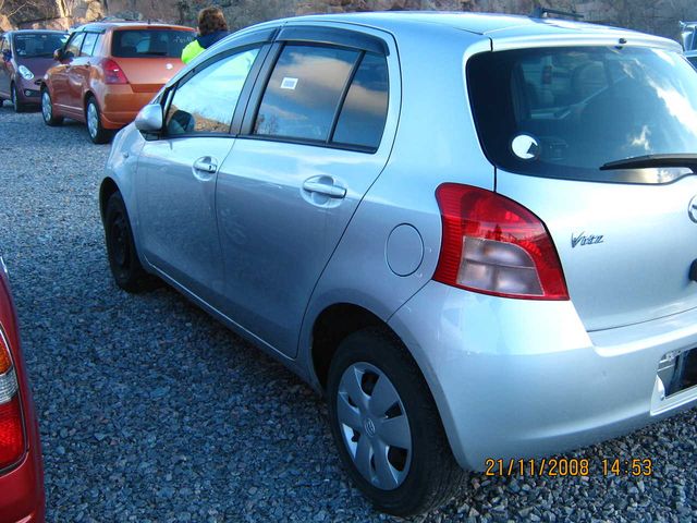 2005 Toyota Vitz