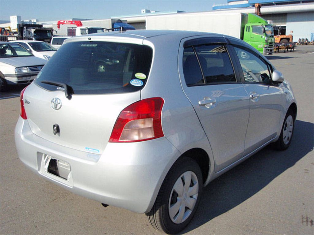 2005 Toyota Vitz