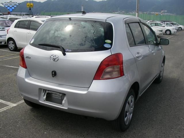 2005 Toyota Vitz