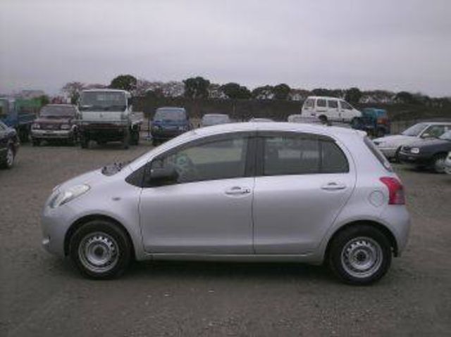 2005 Toyota Vitz