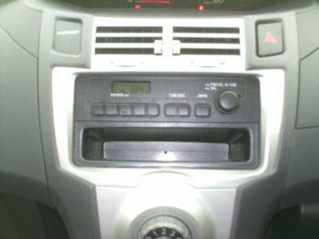 2005 Toyota Vitz