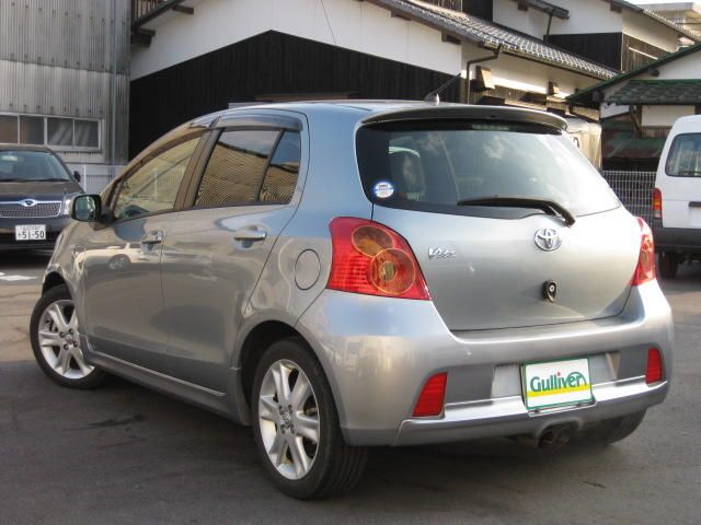 2005 Toyota Vitz