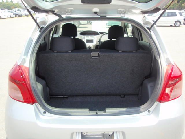 2005 Toyota Vitz