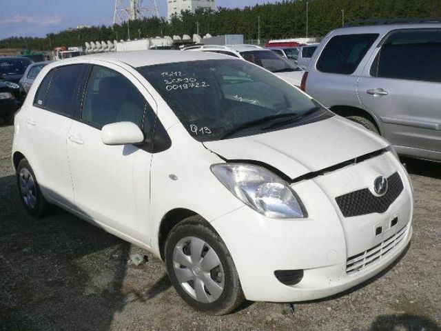 2005 Toyota Vitz