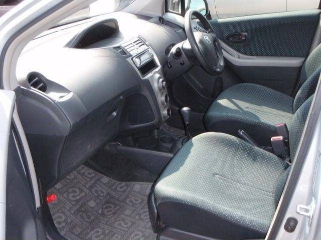 2005 Toyota Vitz