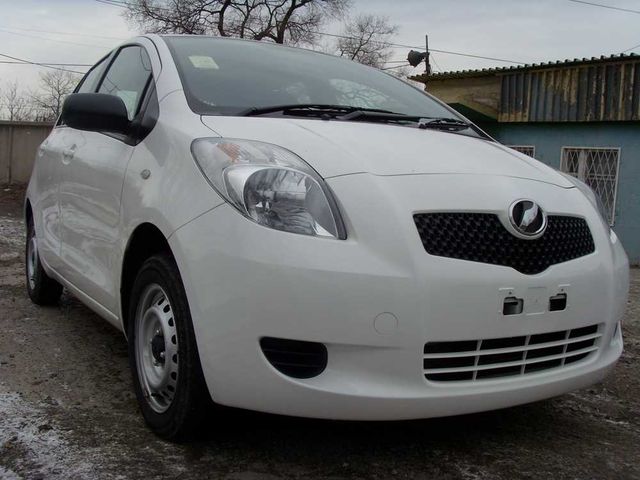 2005 Toyota Vitz