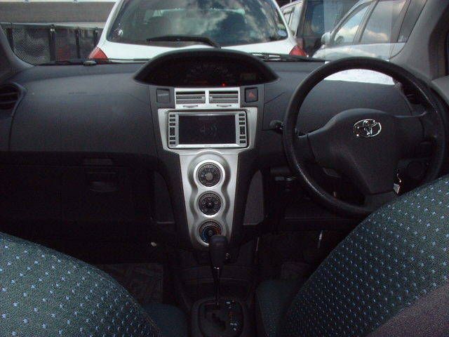 2005 Toyota Vitz