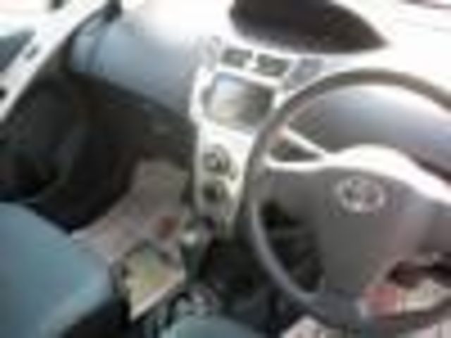 2005 Toyota Vitz