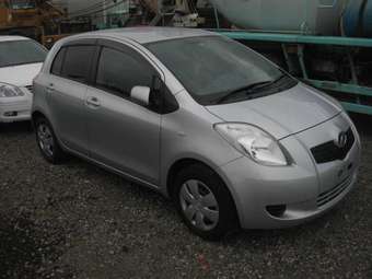 2005 Toyota Vitz Pics