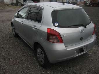 2005 Toyota Vitz Pictures