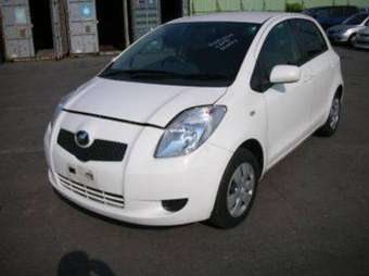 2005 Toyota Vitz Pictures