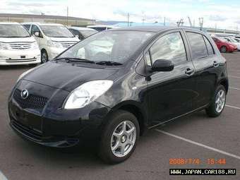 2005 Toyota Vitz Photos