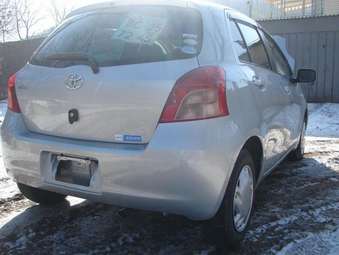 2005 Toyota Vitz Pics