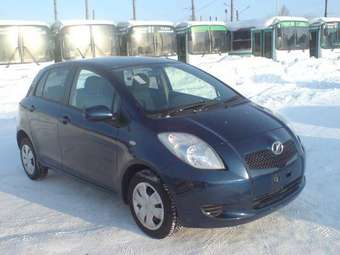 2005 Toyota Vitz Pics