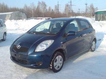 2005 Toyota Vitz Pictures
