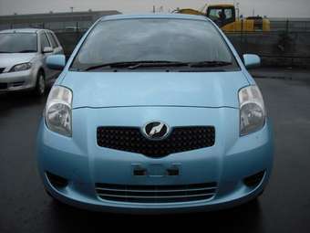 2005 Toyota Vitz Pictures