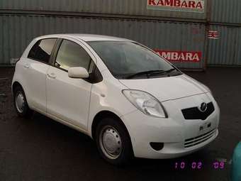 2005 Toyota Vitz Photos