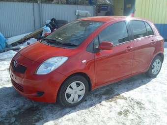 2005 Toyota Vitz Pics