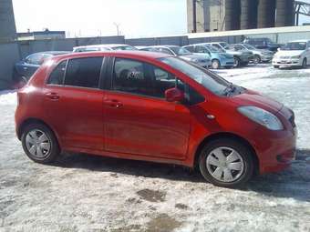 2005 Toyota Vitz Pictures