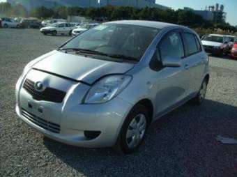 2005 Toyota Vitz Pics