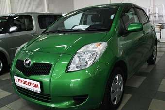 2005 Toyota Vitz Pics