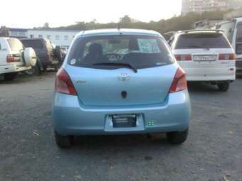 2005 Toyota Vitz Photos