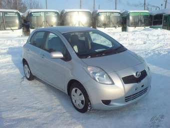 2005 Toyota Vitz Pictures