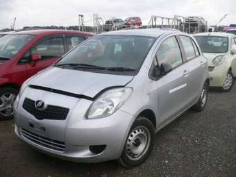 2005 Toyota Vitz Pics