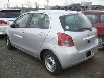 2005 Toyota Vitz Pictures