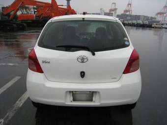 2005 Toyota Vitz Pictures