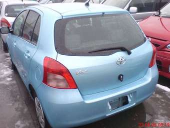 2005 Toyota Vitz Pics