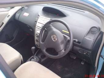 2005 Toyota Vitz Pictures