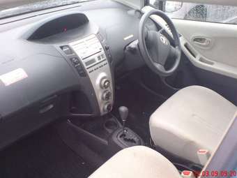 2005 Toyota Vitz Pictures
