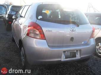 2005 Toyota Vitz Photos