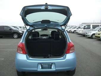 2005 Toyota Vitz Pictures