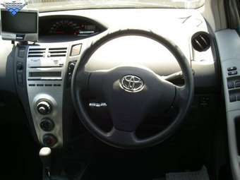 2005 Toyota Vitz Pictures