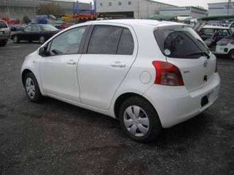 2005 Toyota Vitz Pictures