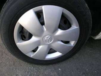 2005 Toyota Vitz Pictures