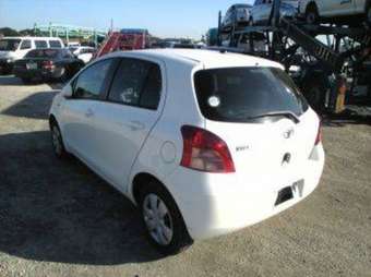 2005 Toyota Vitz Pics