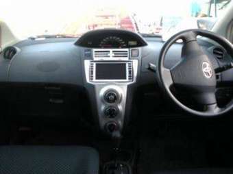 2005 Toyota Vitz Pictures