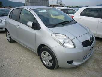 2005 Toyota Vitz Pictures