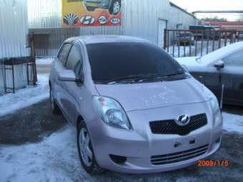 2005 Toyota Vitz Pictures