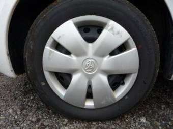 2005 Toyota Vitz Wallpapers
