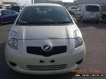 2005 Toyota Vitz Photos