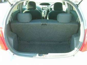 2005 Toyota Vitz Pictures